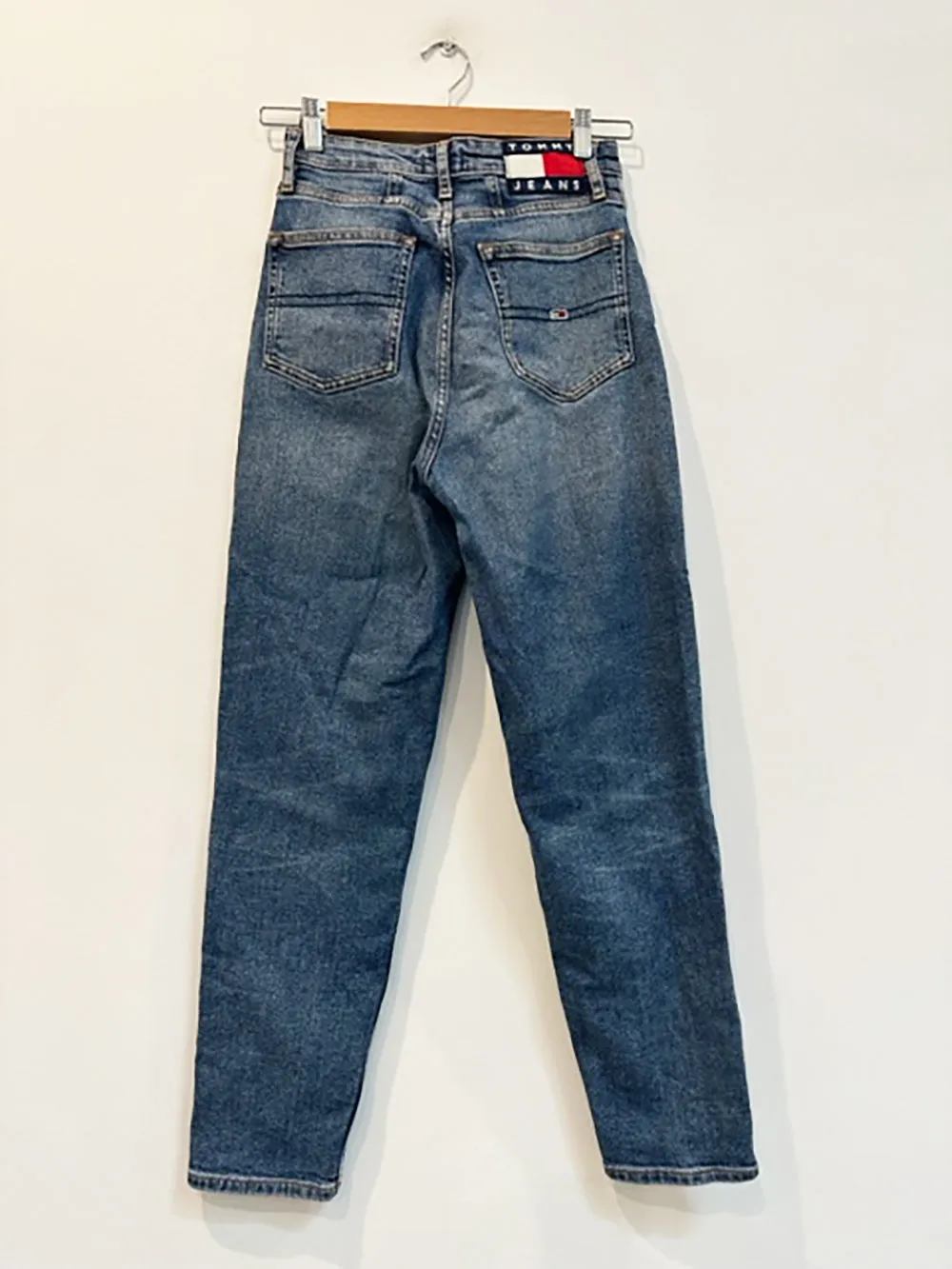 TOMMY JEANS