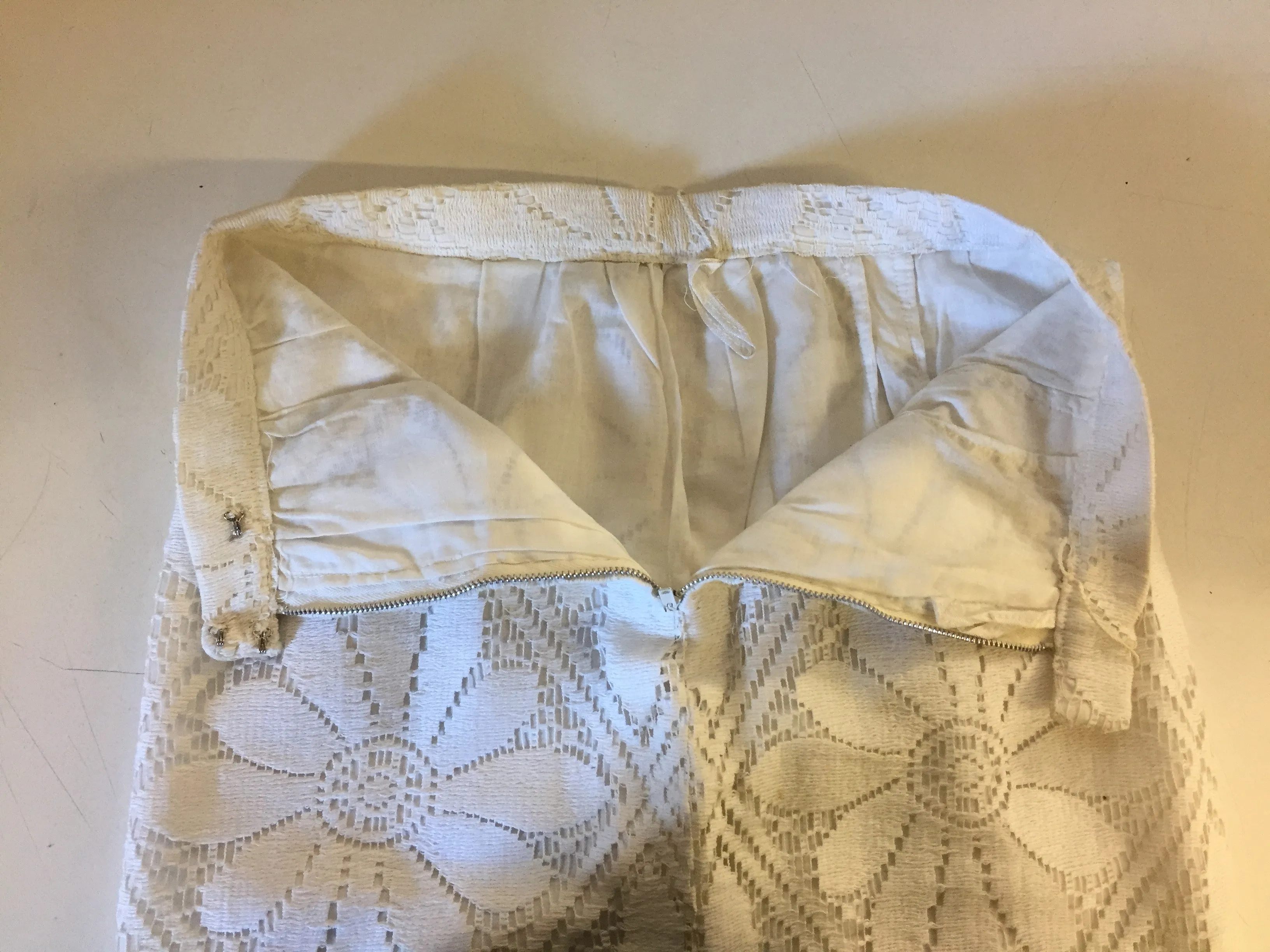 Vintage 1960's '70's White Wiggle Skirt Floral Patterned Overlay Mini